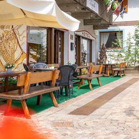 Hotel Alle Alpi Аллеге Экстерьер фото